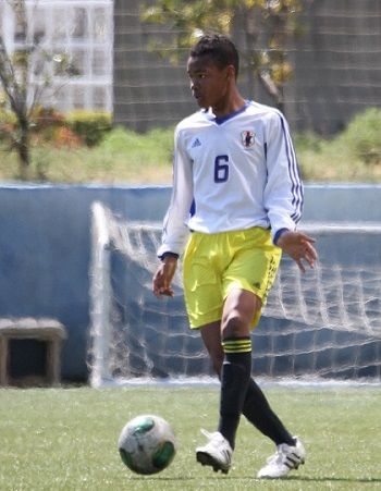 الظهير الأيسر الياباني هنري اوسامو ايوها