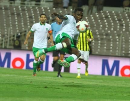 محمد مجرشي يحاول التسديد من الوضع طائراً