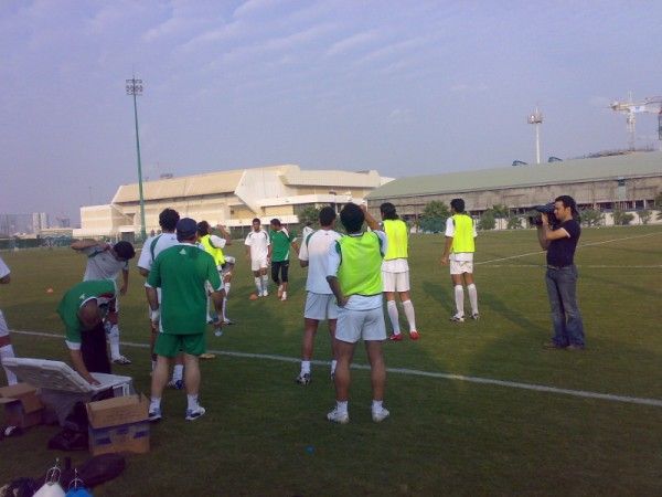 صورة من تدريبات المنتخب العراقي وبكاميرا منتدى كووورة عراقية