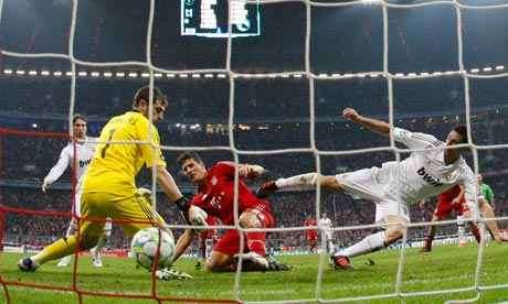 جوميز تألق في مواجهة سابقة أمام حارس الريال كاسياس وقاد بايرن للفوز