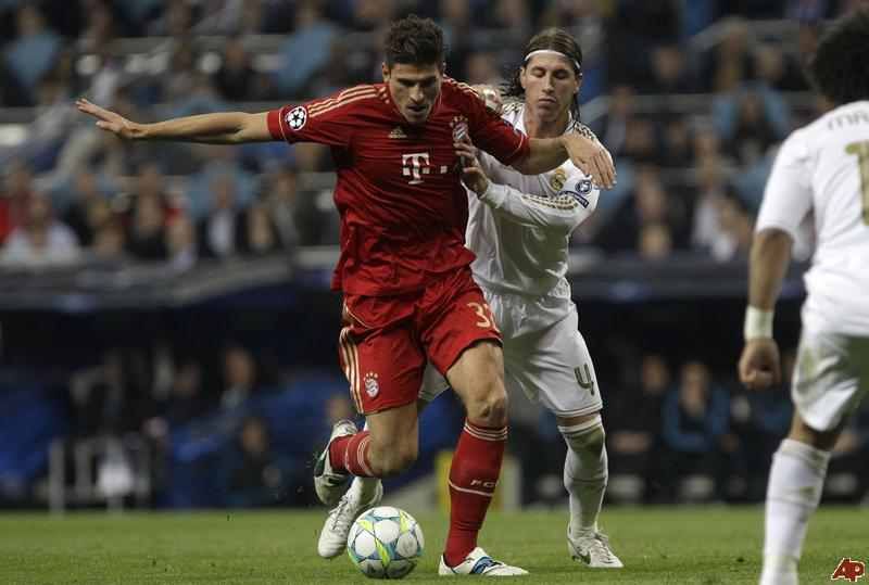 ماريو جوميز أرهق سيرجيو راموس خلال المواجهات السابقة