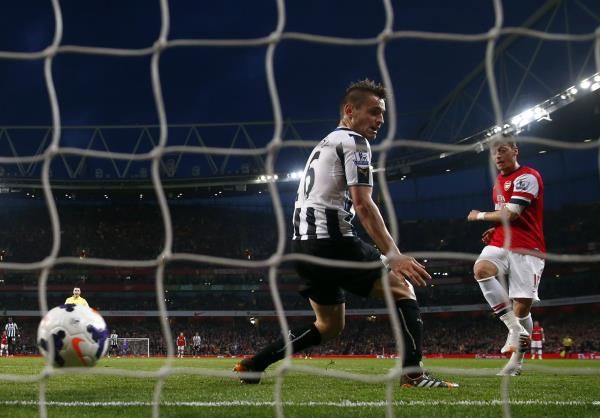 2014-04-28t200757z_1044520345_gm1ea4t0bde01_rtrmadp_3_soccer-england_reuters