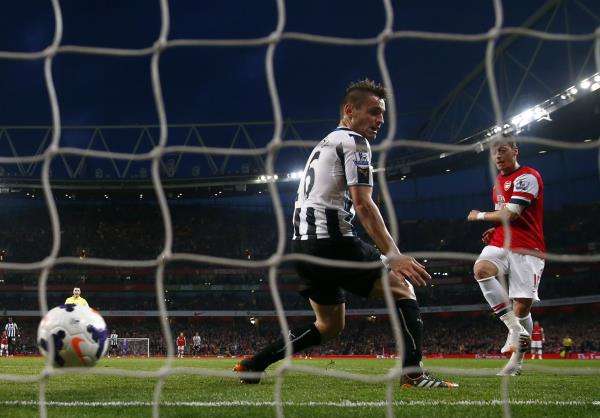 2014-04-28t200757z_1044520345_gm1ea4t0bde01_rtrmadp_3_soccer-england_reuters