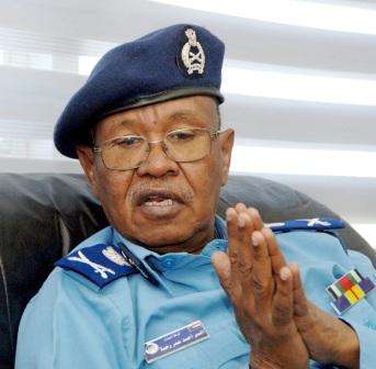 اللواء السر احمد عمر امين عام الهلال السوداني