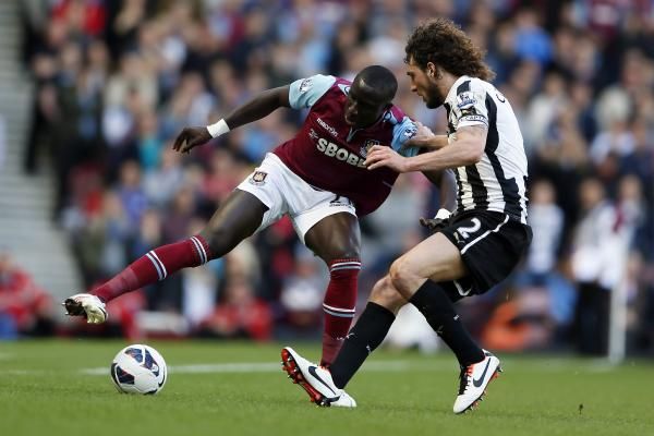 2013-05-04t151159z_1895345262_gm1e9541sbr01_rtrmadp_3_soccer-england_reuters
