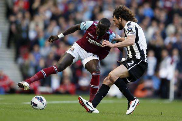 2013-05-04t151159z_1895345262_gm1e9541sbr01_rtrmadp_3_soccer-england_reuters
