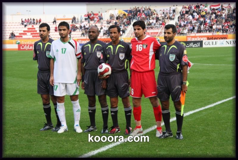 كابتنا المنتخبين مع حكام اللقاء
