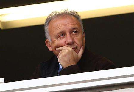 الإيطالي زاكيروني في لقاء أمس بين اوراوا ويوكوهاما