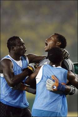 فرحة لاعبي نيجيريا بالتأهل