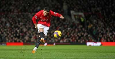 كريستيانو رونالدو يسجل هدفه الثاني من ضربة حرة مباشرة