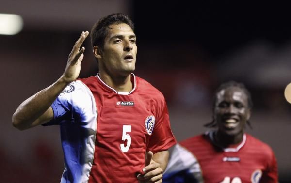 2013-01-21t024830z_1944419144_gm1e91l0txr02_rtrmadp_3_soccer-latam_reuters