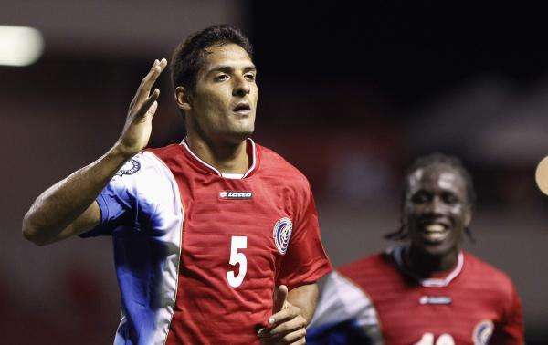 2013-01-21t024830z_1944419144_gm1e91l0txr02_rtrmadp_3_soccer-latam_reuters
