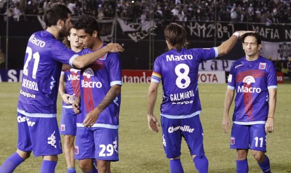 2013-05-17t014412z_470353166_gm1e95h0qhz01_rtrmadp_3_paraguay-libertadores_reuters