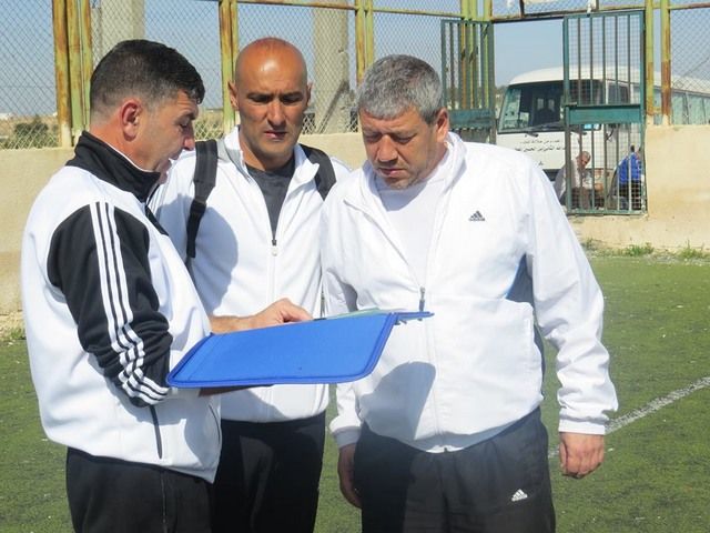 عماد خانكان والجهاز التدريبي المعاون 