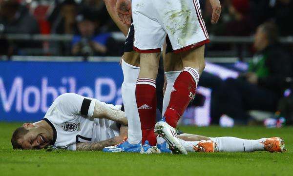 2014-03-06t153315z_1810173250_gm1ea361t8t01_rtrmadp_3_soccer-england_reuters