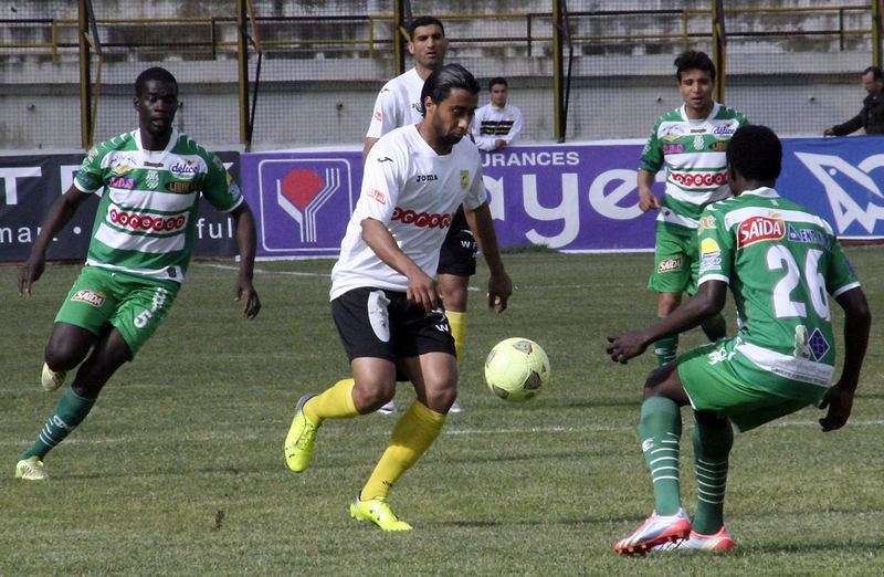 صورة من مباراة الدوري بين الملعب القابسي والبنزرتي