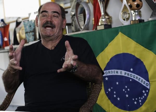 2014-05-06t150834z_664074343_gm1ea561ro601_rtrmadp_3_soccer-brazil-rivelino_reuters