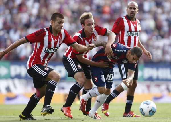 2013-12-02t001004z_2107785364_gm1e9c20ml501_rtrmadp_3_soccer-argentina_reuters