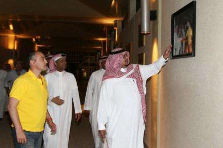 رئيس النصر يصطحب كانيدا في جولة داخل النادي