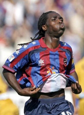 الغاني مصطفى ريجا 