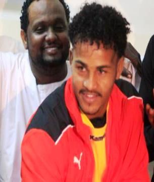مهاجم المريخ الدولي عنكبة