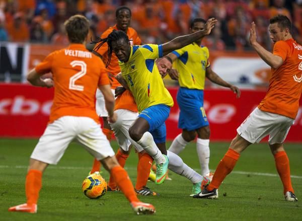 2014-05-17t194834z_1162388302_gm1ea5i0ad201_rtrmadp_3_soccer-friendly-dutch_reuters
