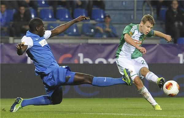 كاليدو كوليبالي (يسار)