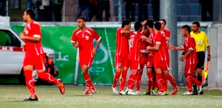 لاعبو المنتخب الفلسطيني يحتفلون بهدف الفوز الثمين