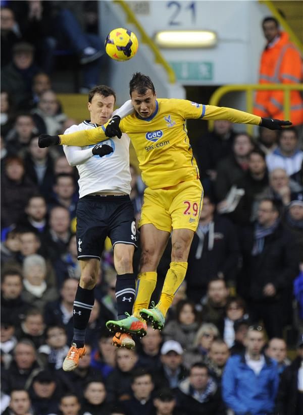  مروان الشماخ (يمين)