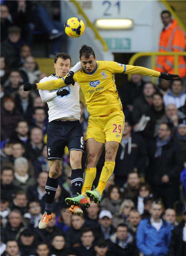  مروان الشماخ (يمين)