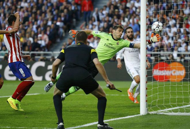 إيكر كاسياس وهفوة العمر في نهائي الحلم يمنح من خلالها أتلتيكو مدريد فرصة التقدم بهدف جودين