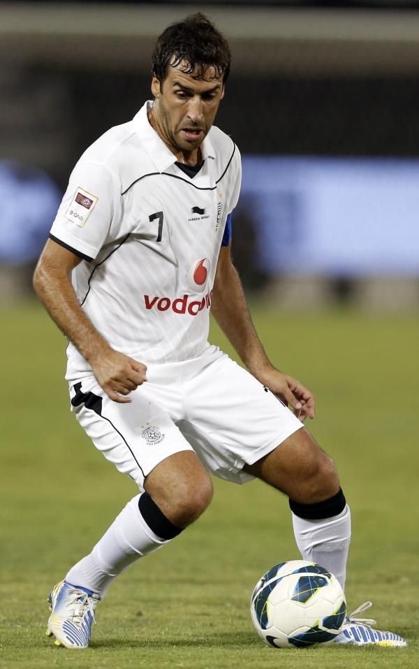 2013-04-18t174331z_420346967_gm1e94j04rh01_rtrmadp_3_soccer_reuters