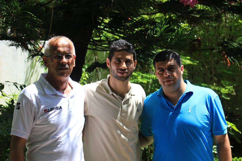 عماد زعترة وسط