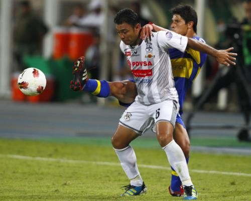 2012-02-15t033521z_01_ven10_rtridsp_3_soccer-copa_reuters