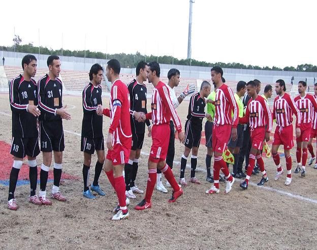 تصافح لاعبين شباب الاردن والبقعة قبل اللقاء وبعدسة كووورة