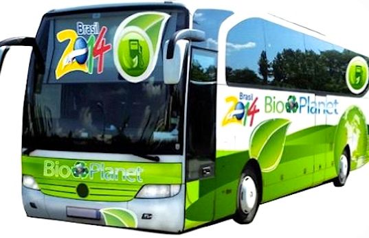 حافلة منتخب البرازيل تستعد للانطلاق في المونديال