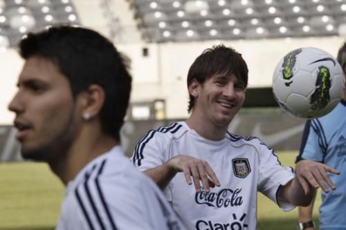 2012-06-09t001815z_01_emz502_rtridsp_3_soccer-friendly_reuters