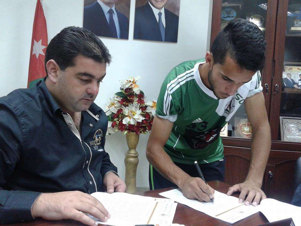 مرضي يوقع بحضور عبيد الله 