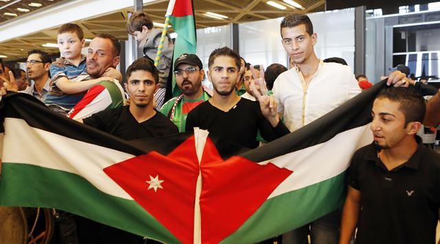 صور من استقبال المنتخب الفلسطيني 