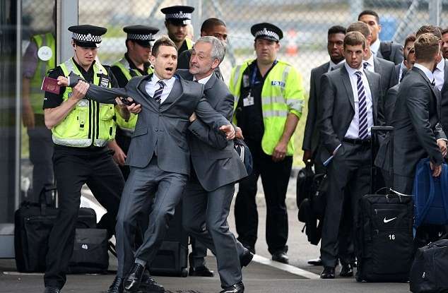 article-2645326-1e61fda300000578-950_634x433