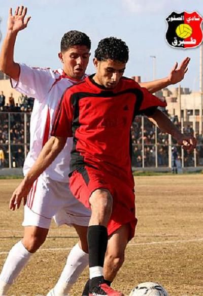 علاء عبدالكريم صاحب الهدفين فى لقطة خلال المباراة 