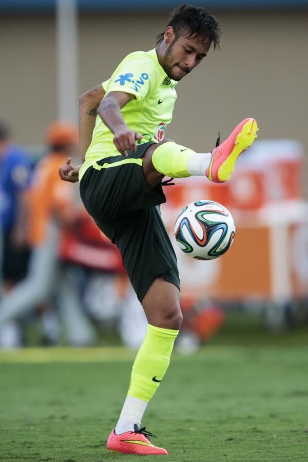 2014-06-02t212946z_1099186773_gm1ea630eyj01_rtrmadp_3_brazil-wcup_reuters