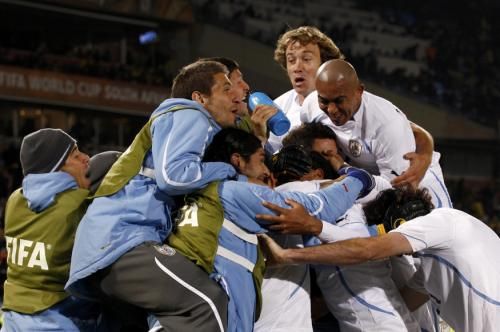 2010-06-16t204038z_01_wca502_rtridsp_3_soccer-world_reuters