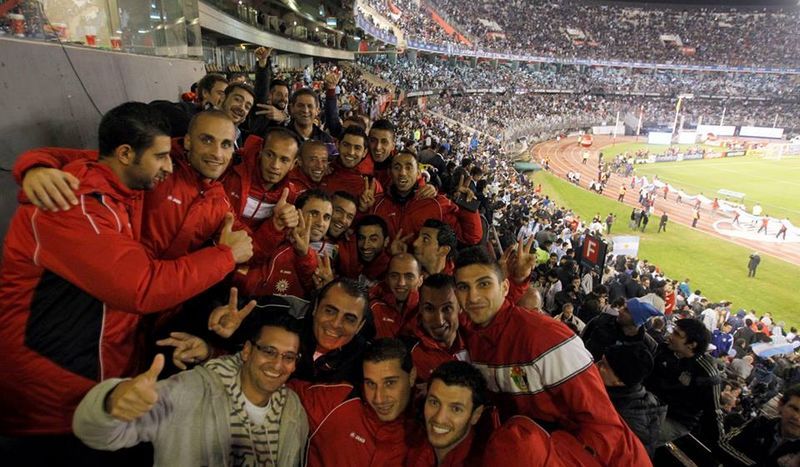 لاعبو منتخب الأردن يتواجدون على المدرجات لمشاهدة الأسطورة ميسي