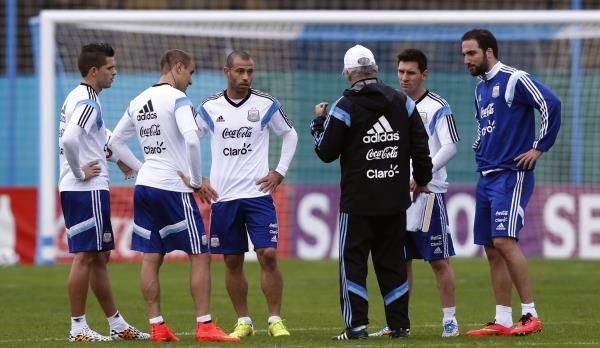 2014-05-31t152526z_1361363954_gm1ea5v1svt01_rtrmadp_3_soccer-world-argentina_reuters