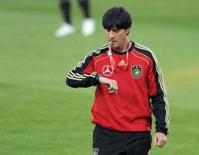 لوف في احدى تدريبات المنتخب الالماني
