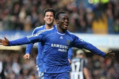 الغاني مايكل إيسيين