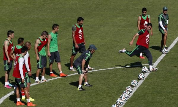 2014-06-08t175221z_689558641_tb3ea681gao6i_rtrmadp_3_brazil-worldcup_reuters