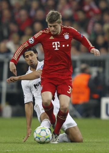 2012-04-17t192354z_01_ror03_rtridsp_3_soccer-champions_reuters