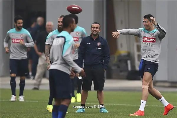 ?i=epa%2fsoccer%2f2014-06%2f2014-06-09%2f2014-06-09-04247211_epa